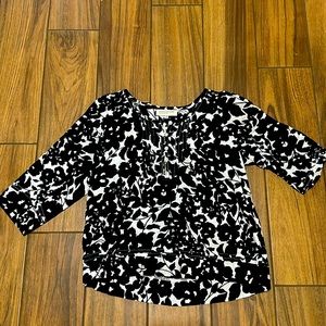 Jones New York linen petite small black and white floral crop sleeve top